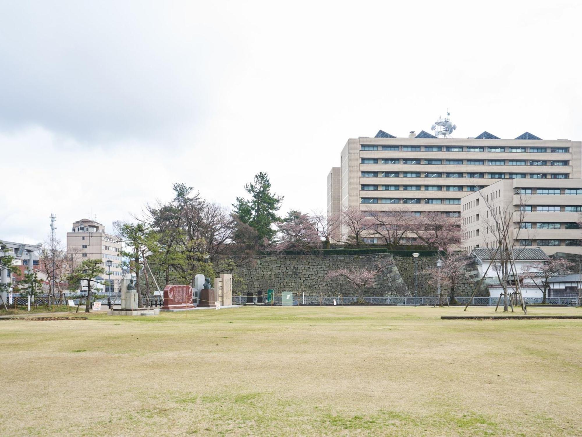 Hotel Fukui Castle - Vacation Stay 58696V Экстерьер фото
